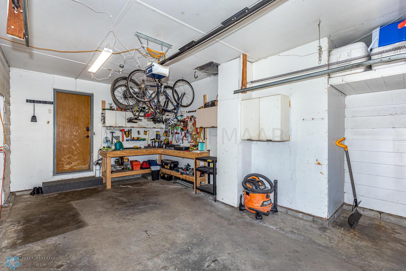 Garage 1