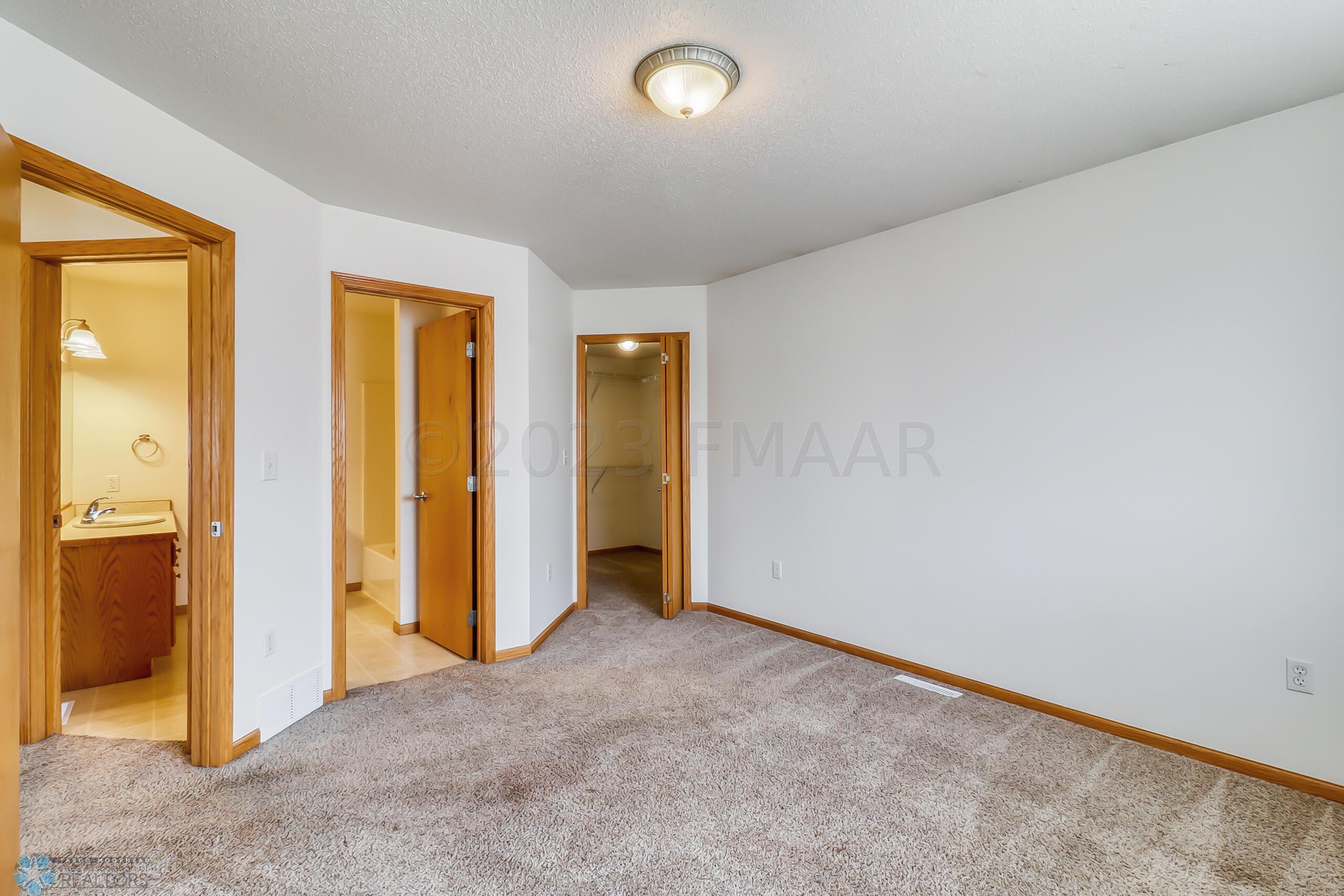 Master Bedroom1_3