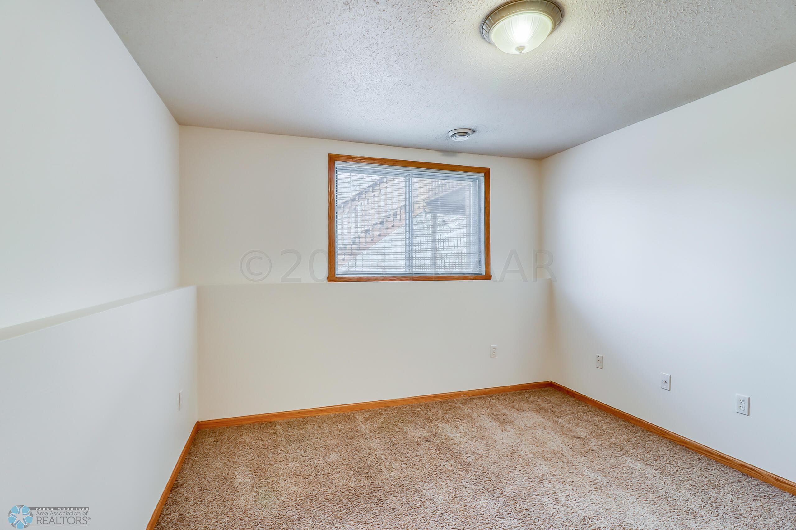 Basement Bedroom2_1