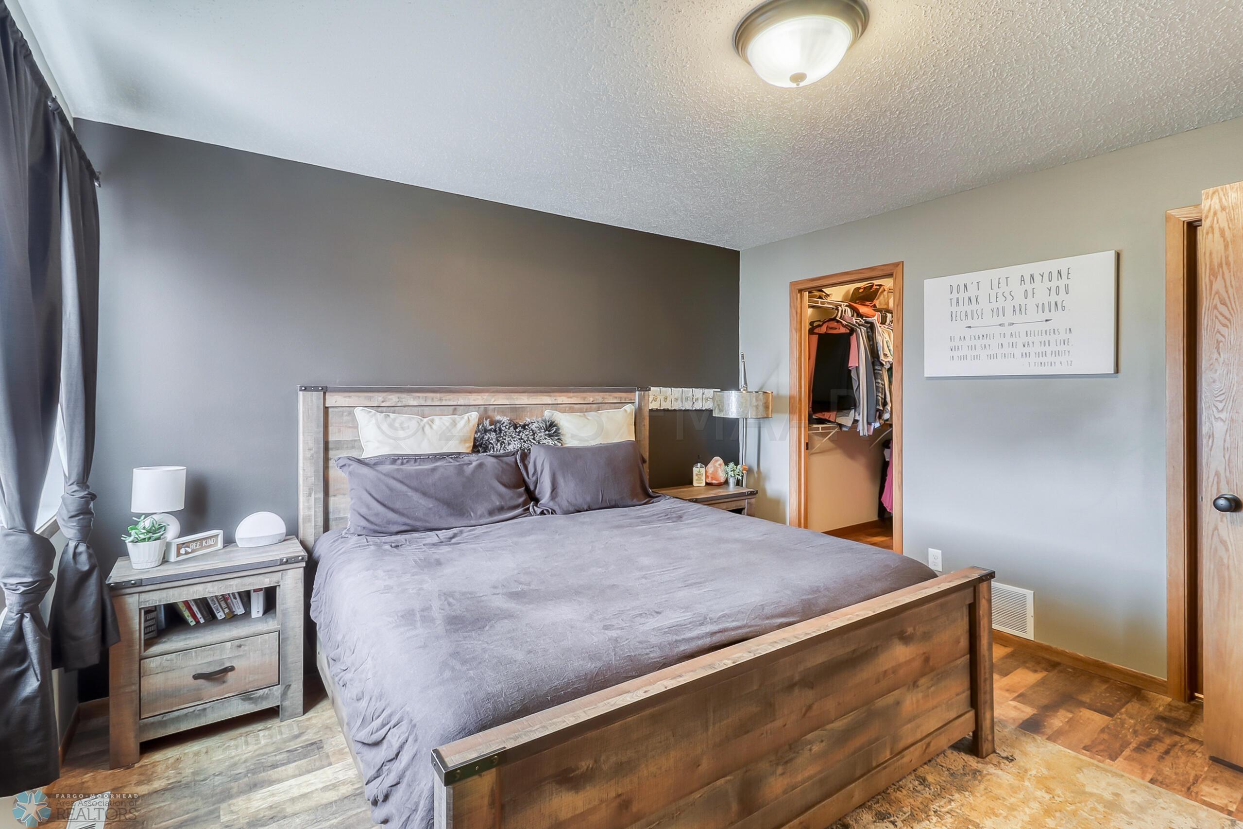 Master Bedroom1_2