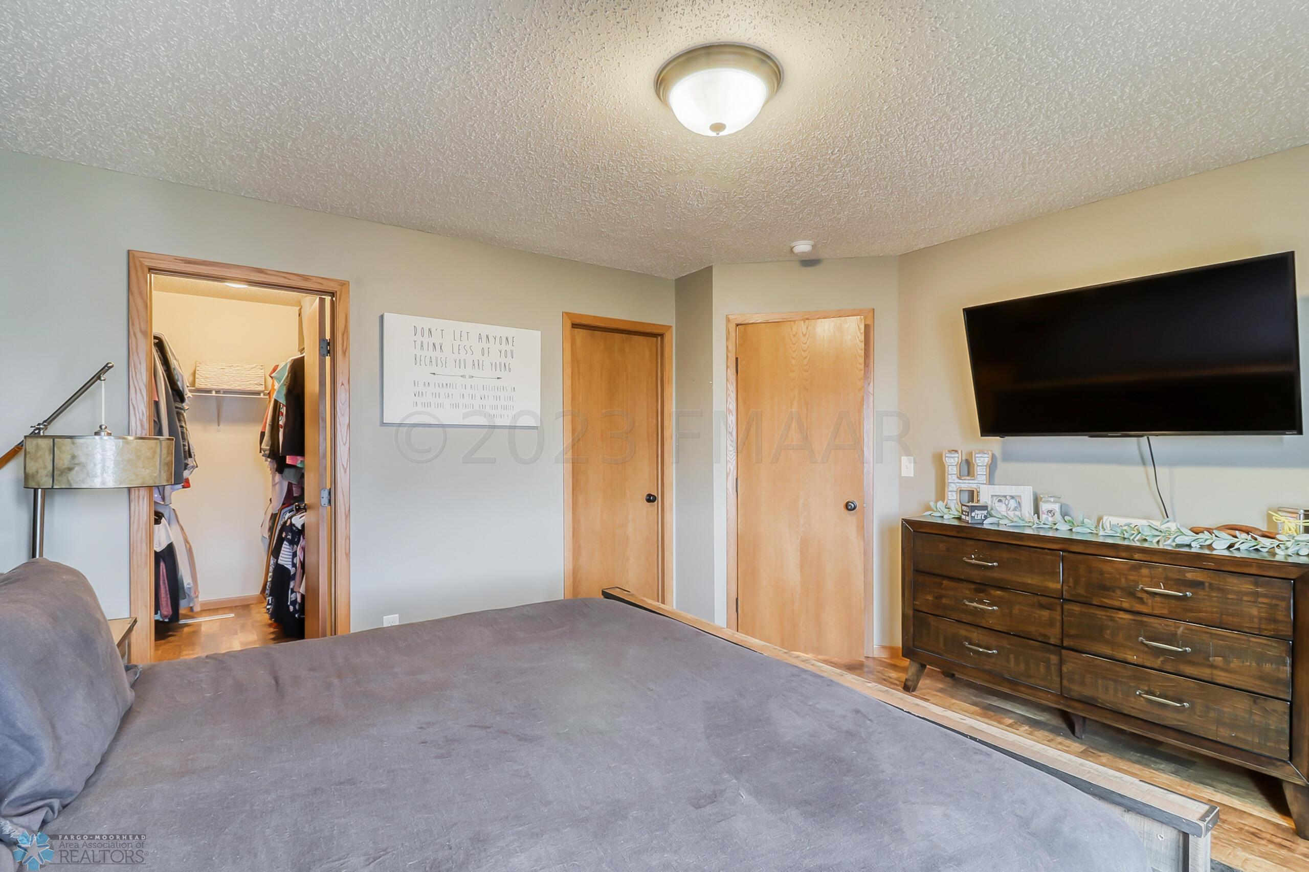 Master Bedroom1_3