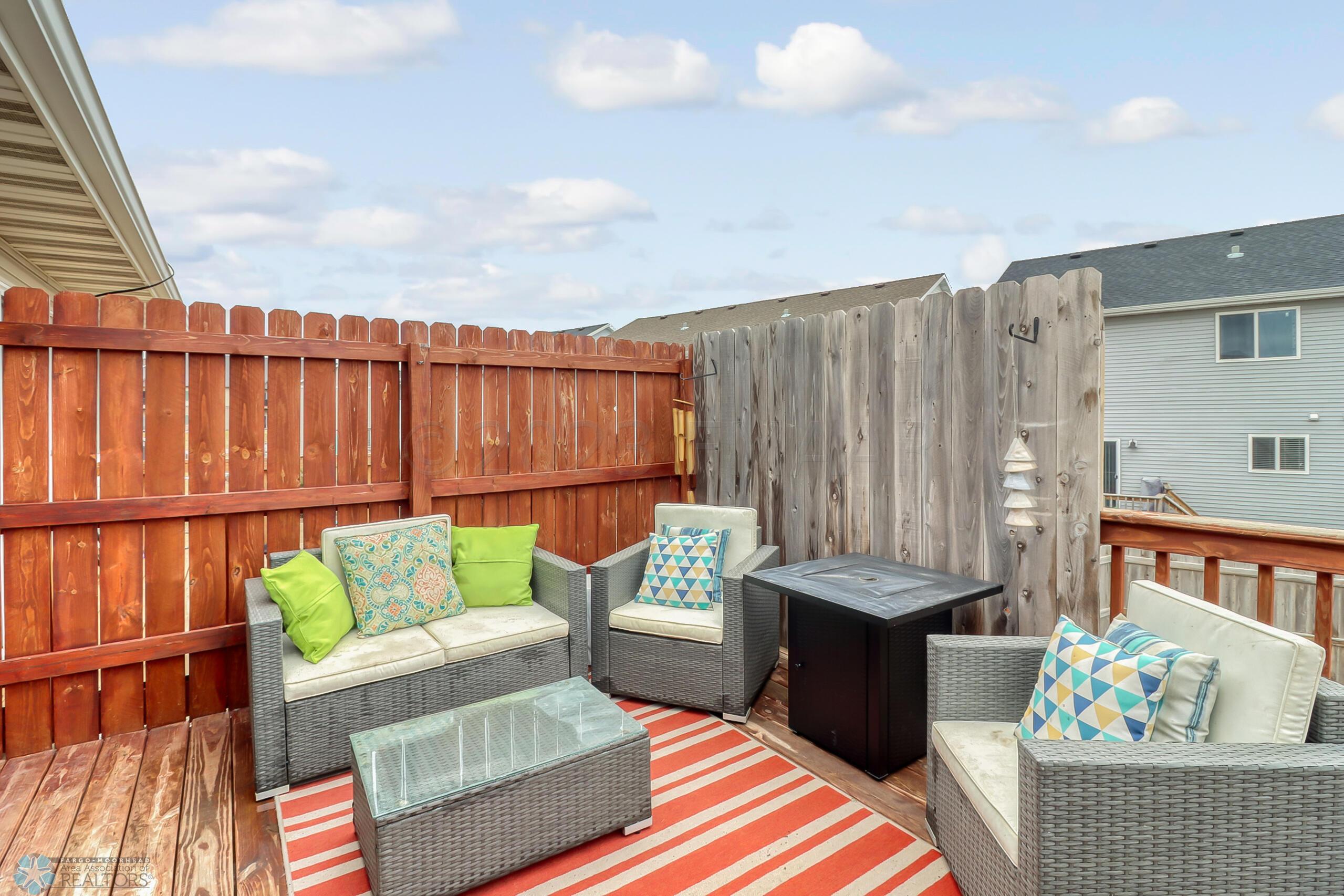 BackyardDeck1_1