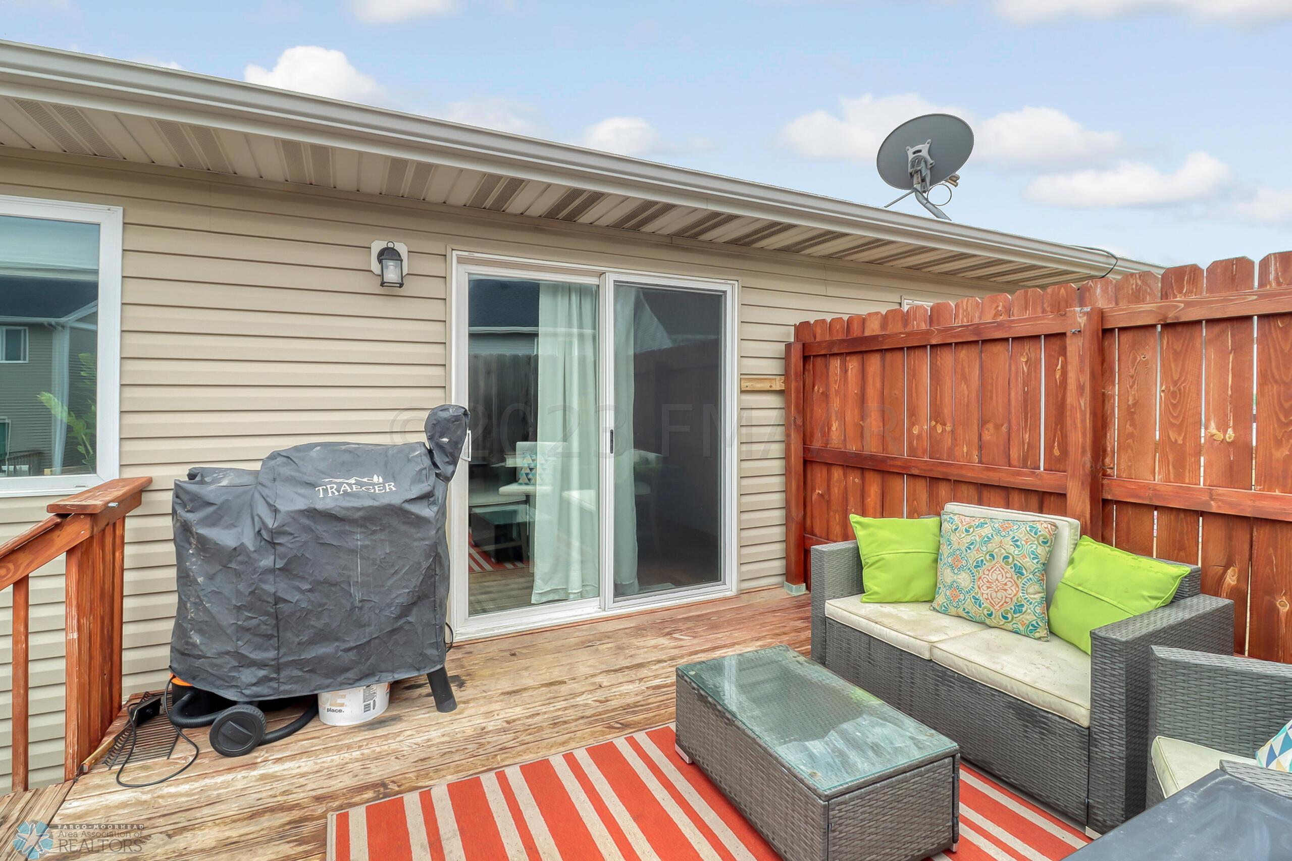 BackyardDeck1_2