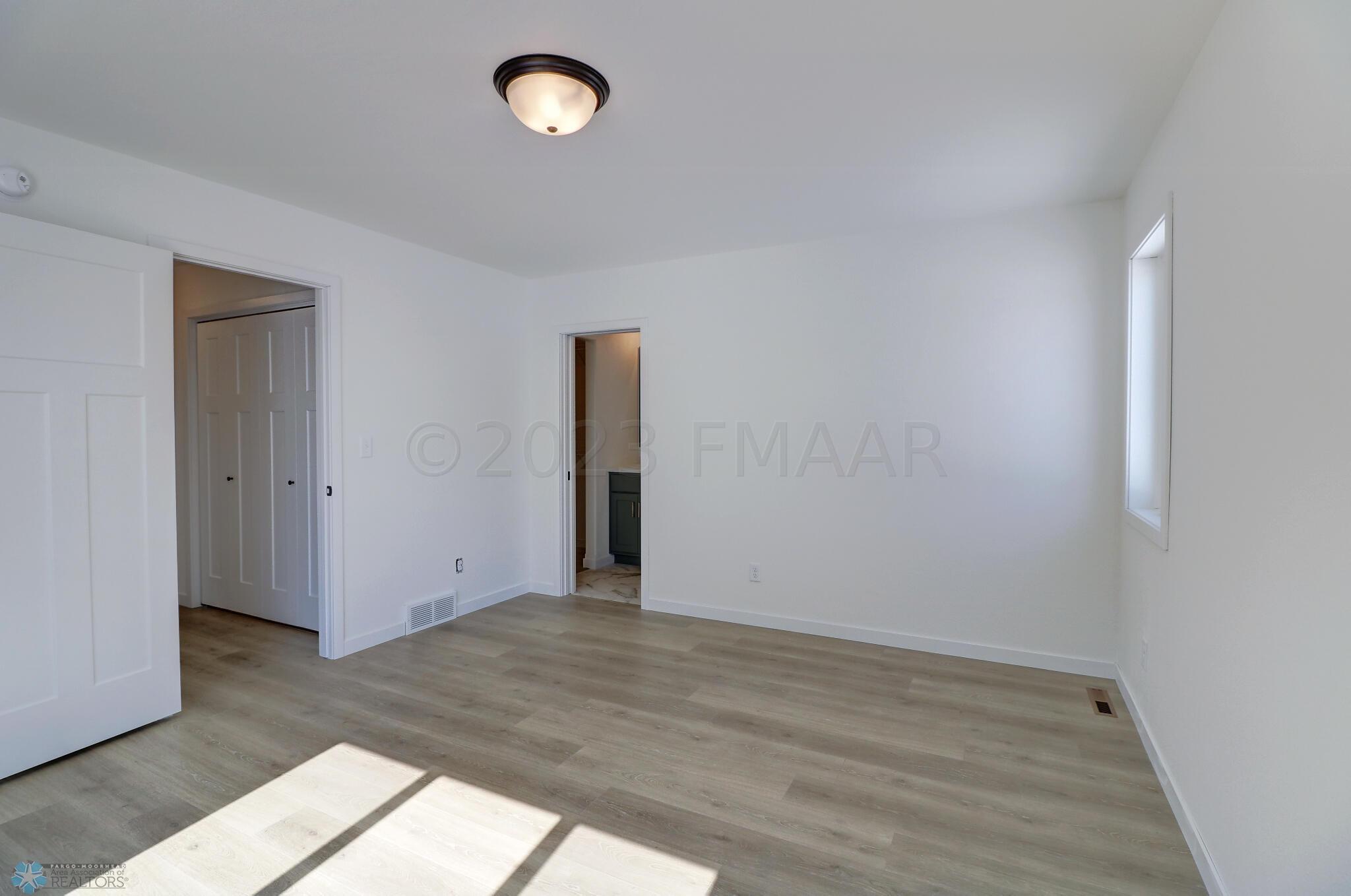 Master Bedroom1_2