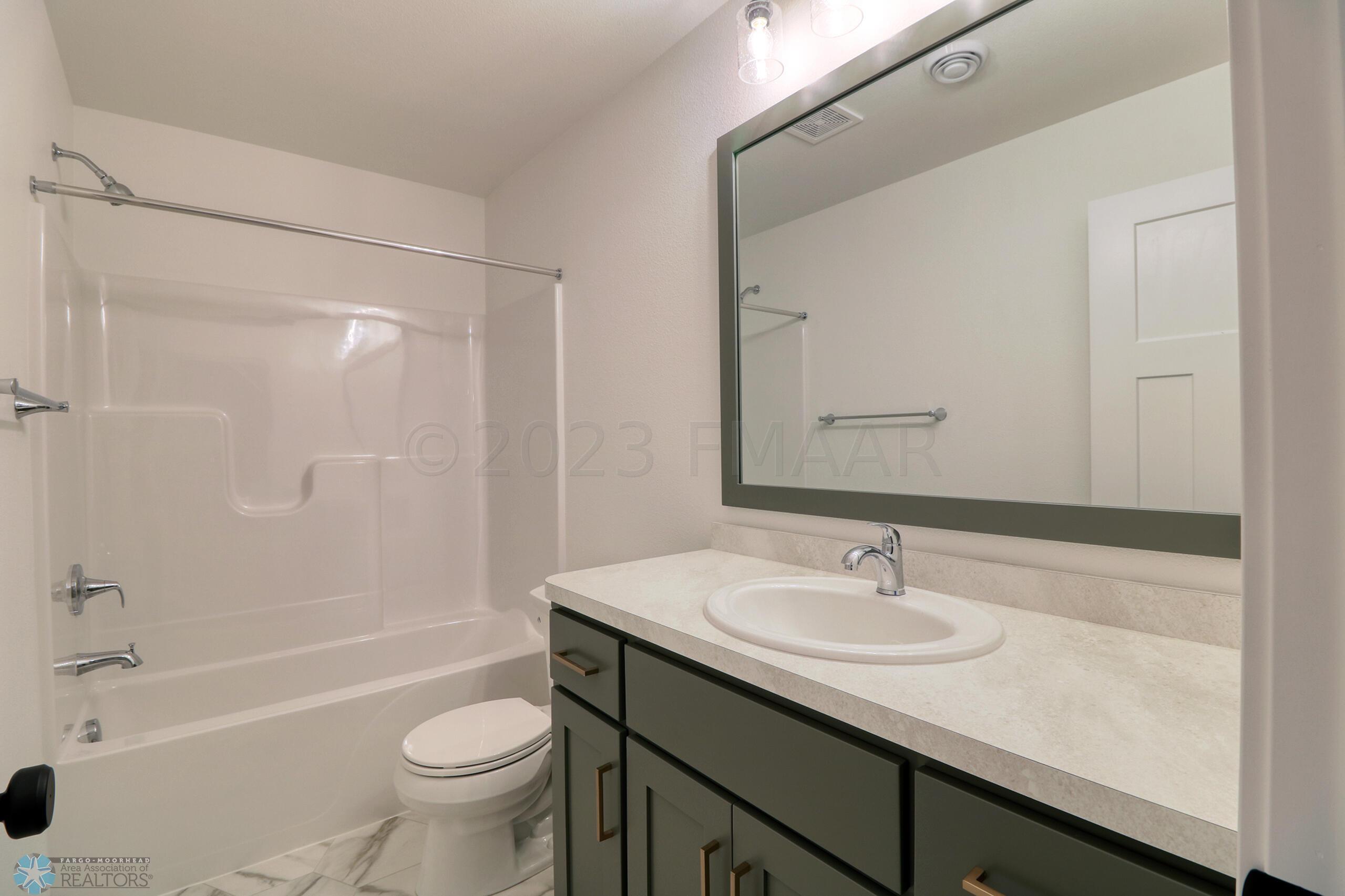 Basement Bathtoom1_1