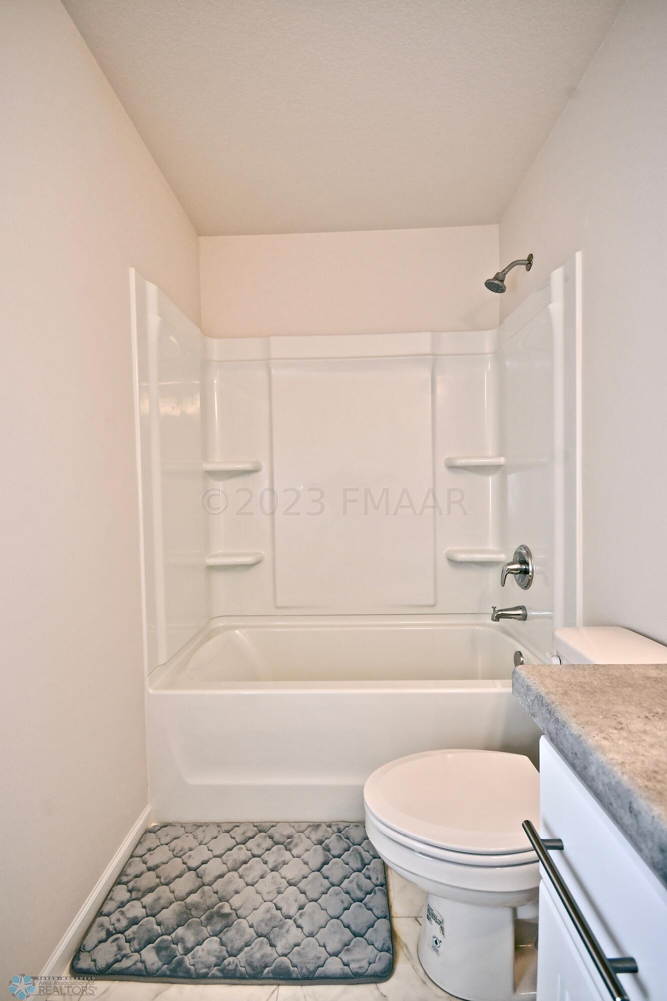 Upper Level Full Bath
