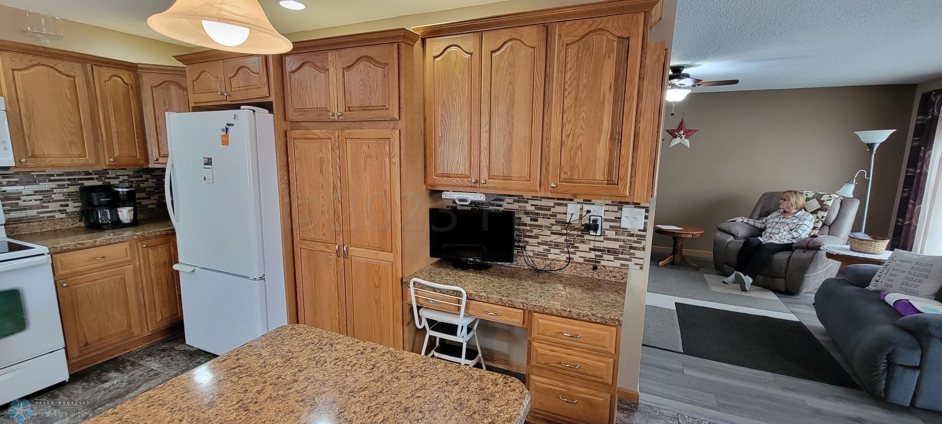 Kitchen panty cabinet