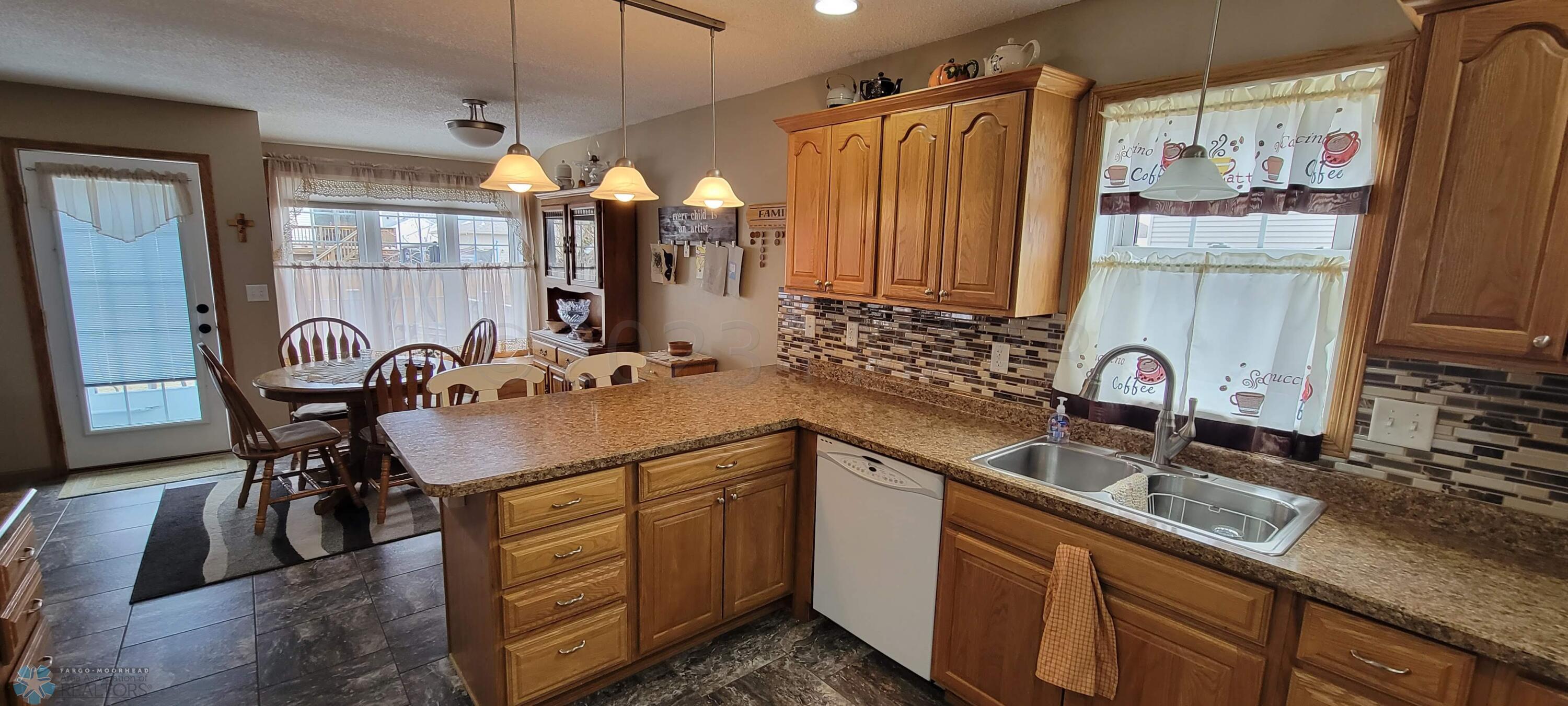 Kitchen+Dining