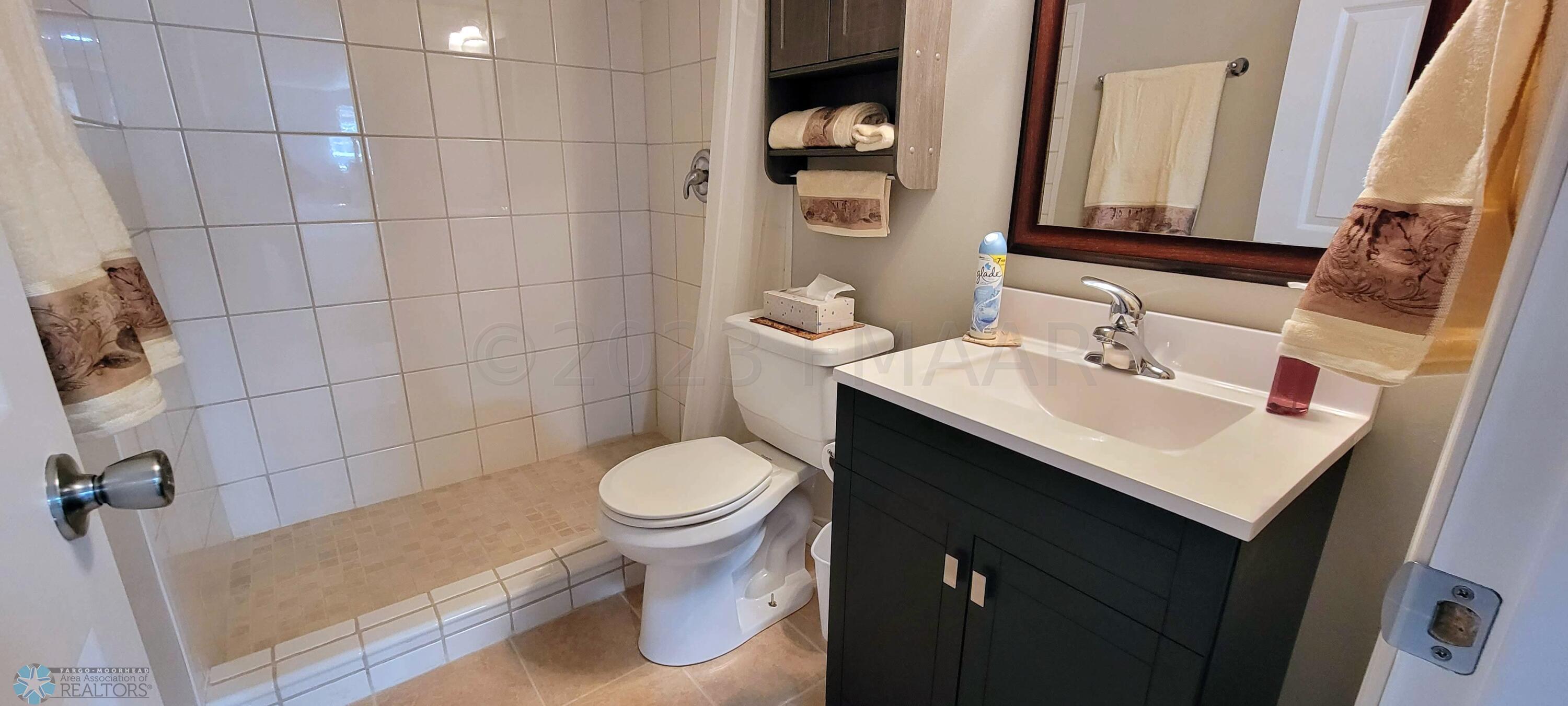 bsmt. tile shower