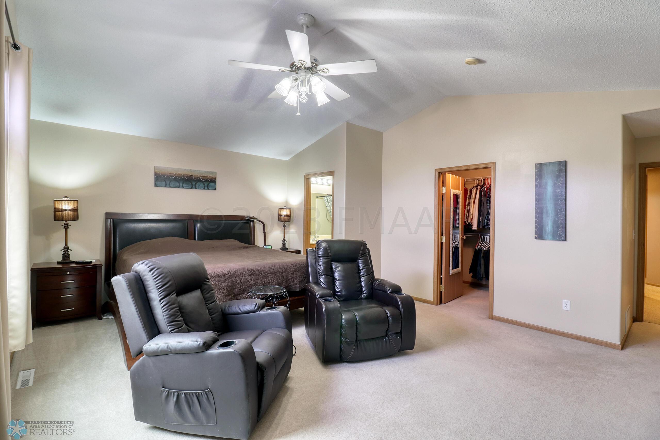 Master Bedroom1_2