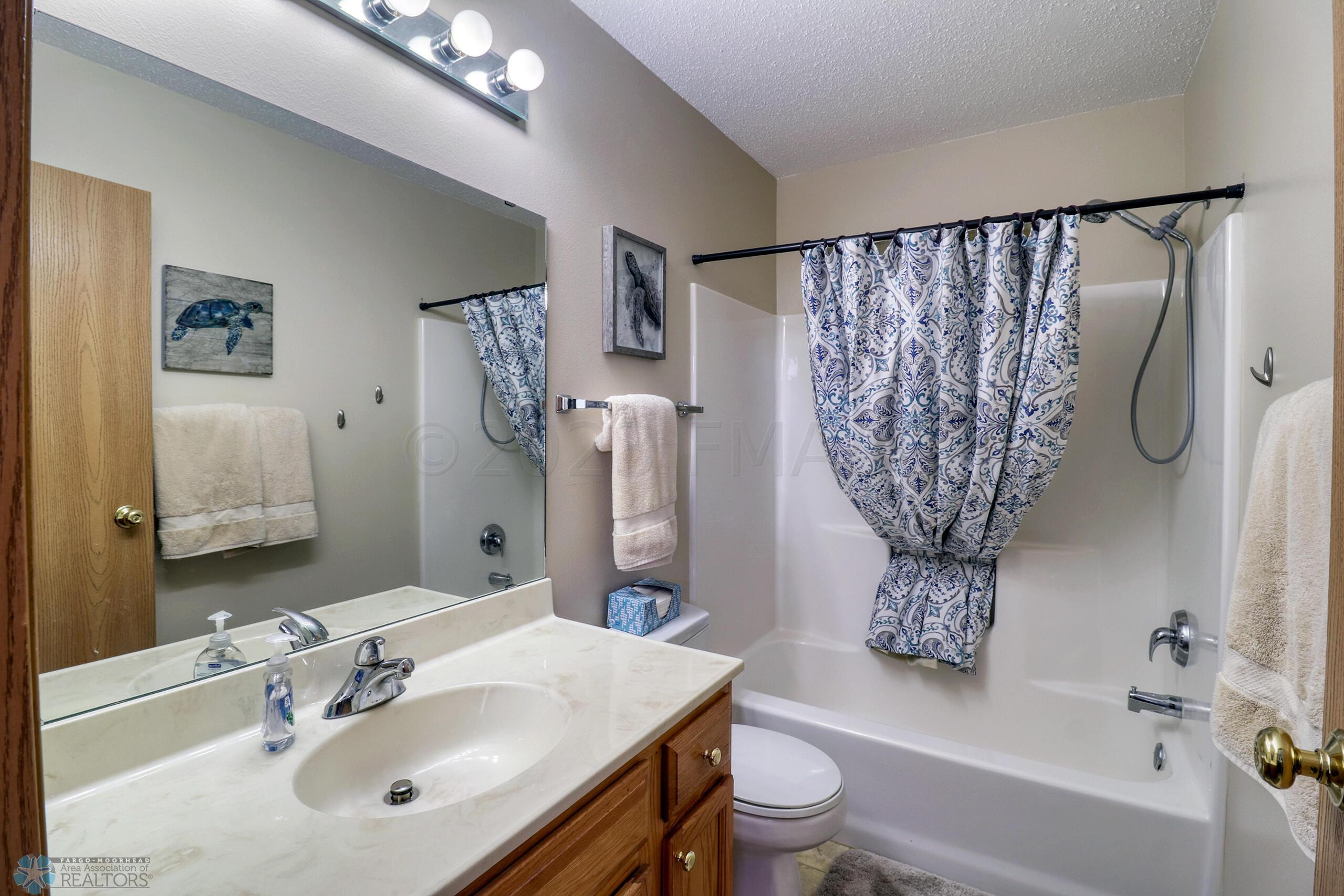 Master Bathroom1_1