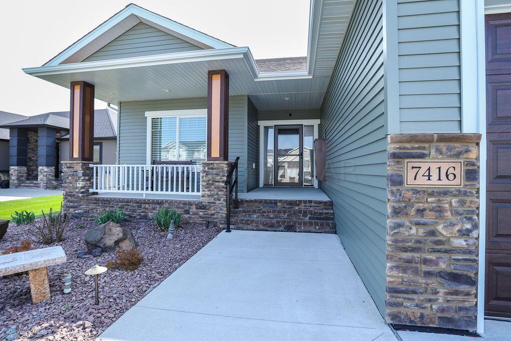 7416 15th ST S, Fargo
