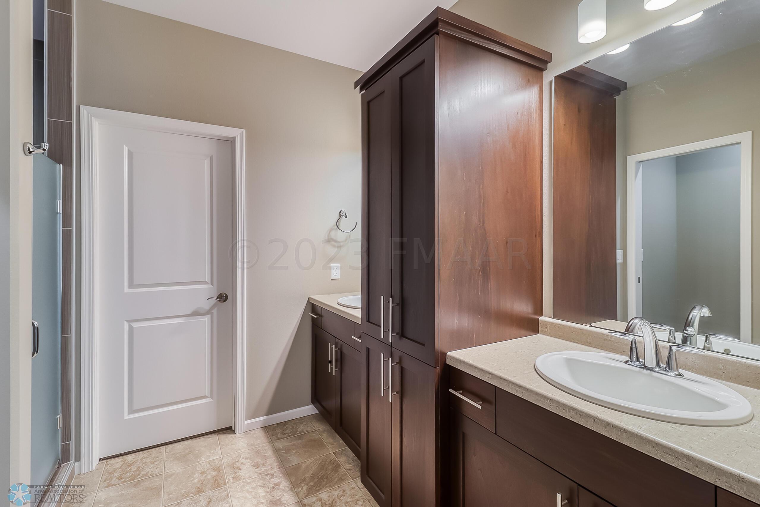 Master Bathroom1_1