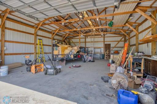 10213 COUNTY ROAD 17 S, Horace, ND 58047