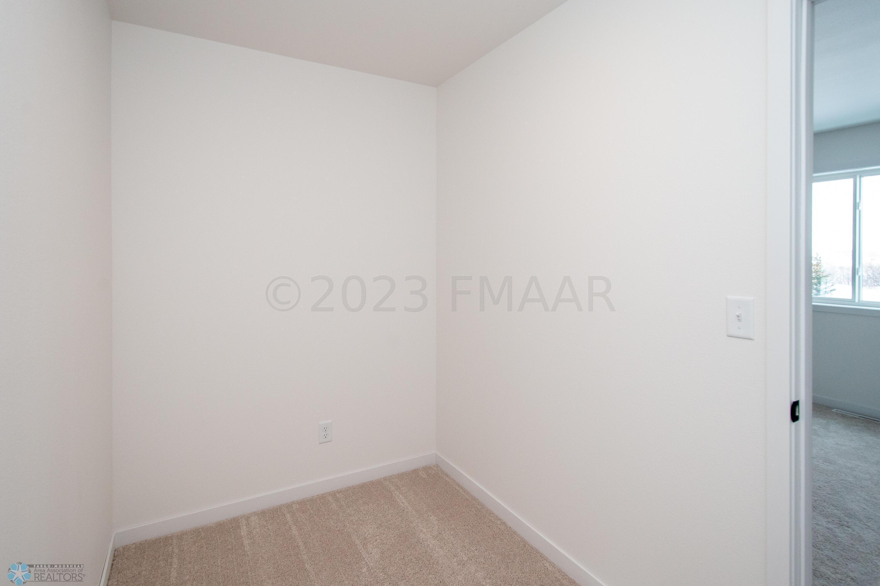 Bedroom 4 Closet