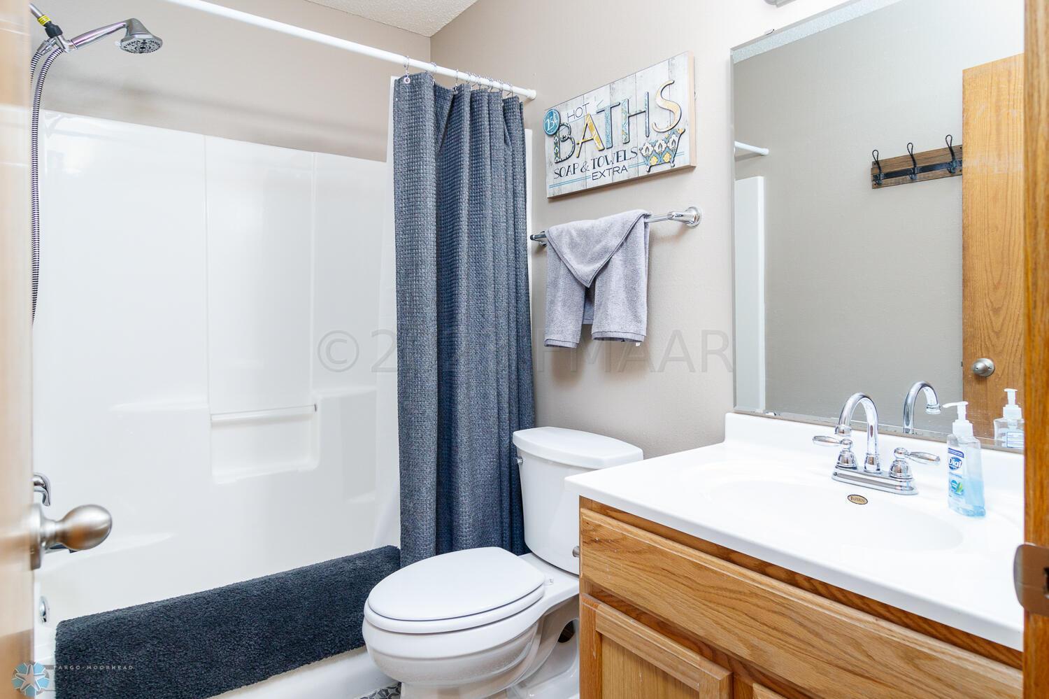 LL full bathroom