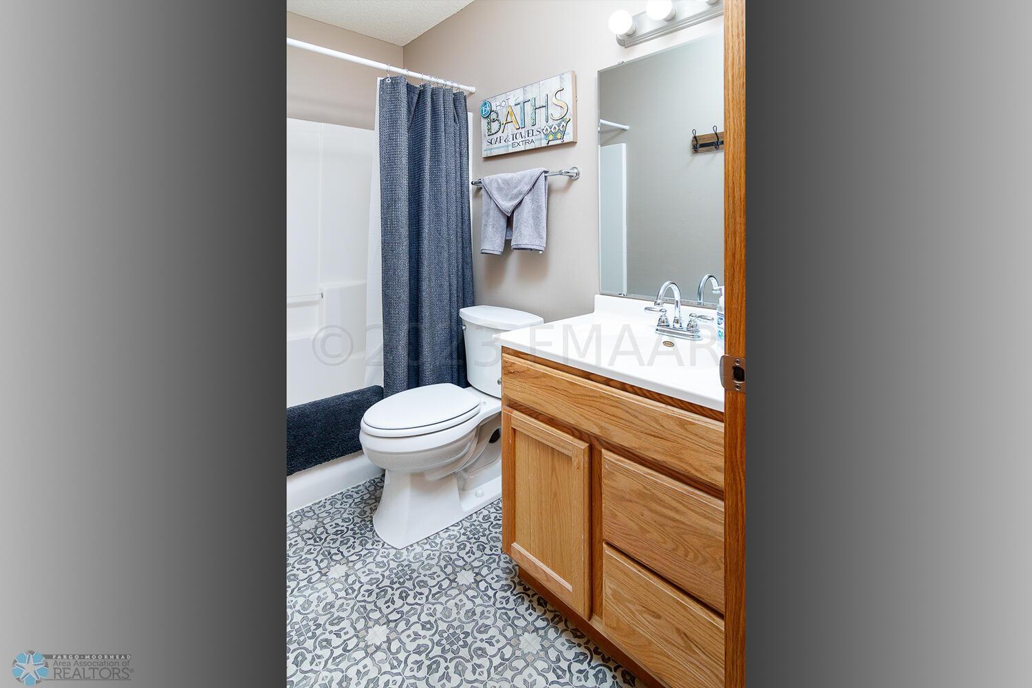 LL full bathroom