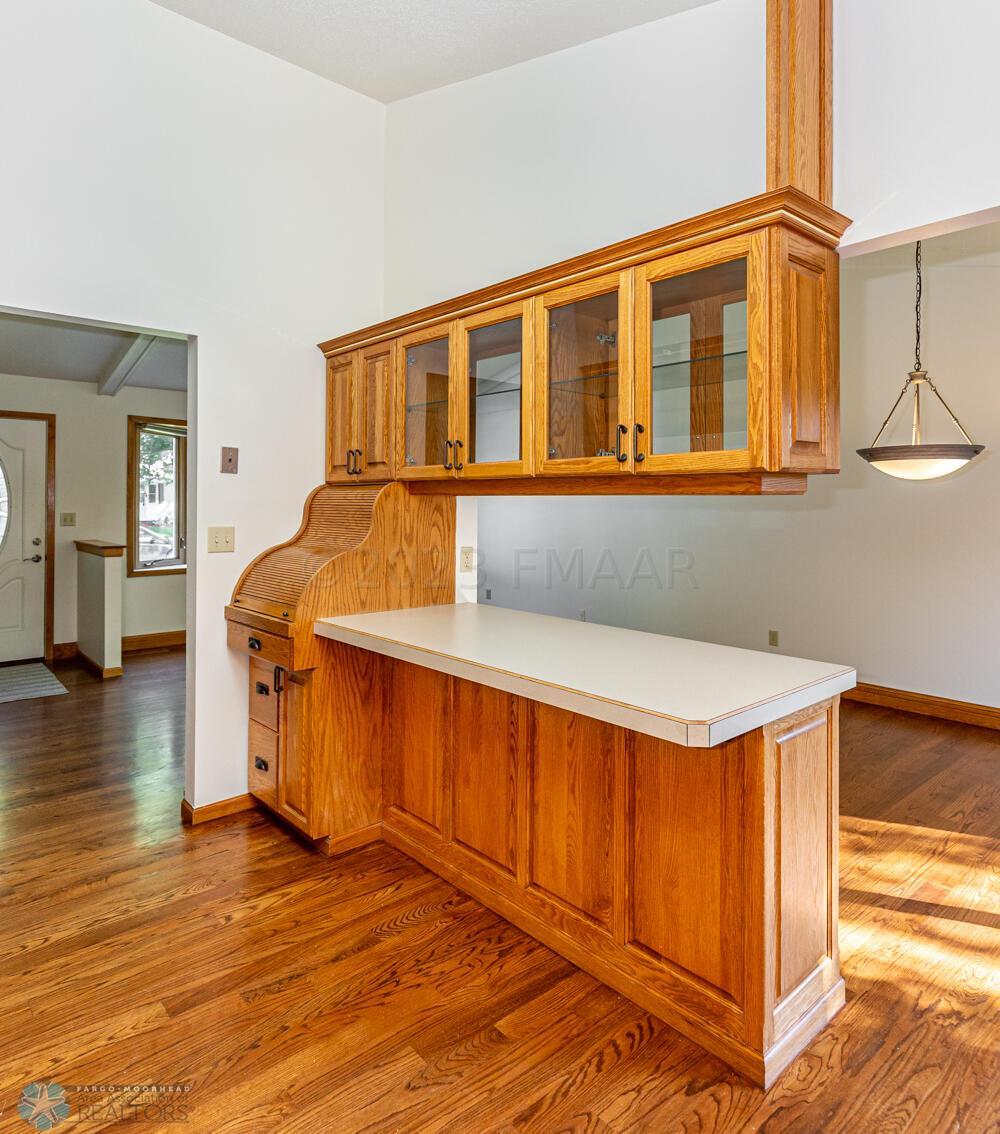 (10) Kitchen