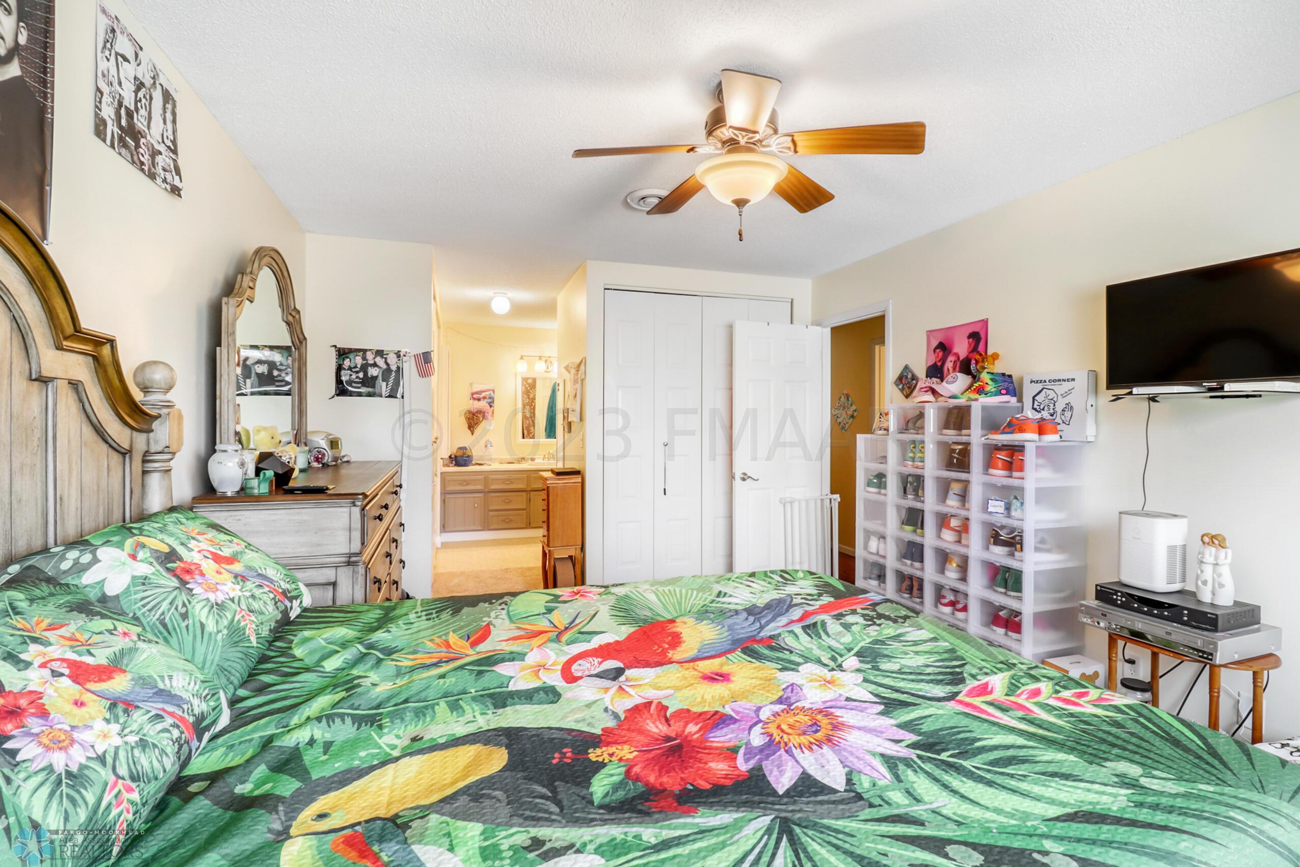 Master Bedroom1_3