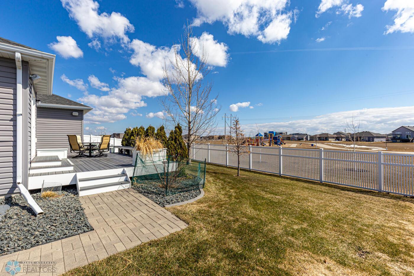 Backyard to Park/Green Space