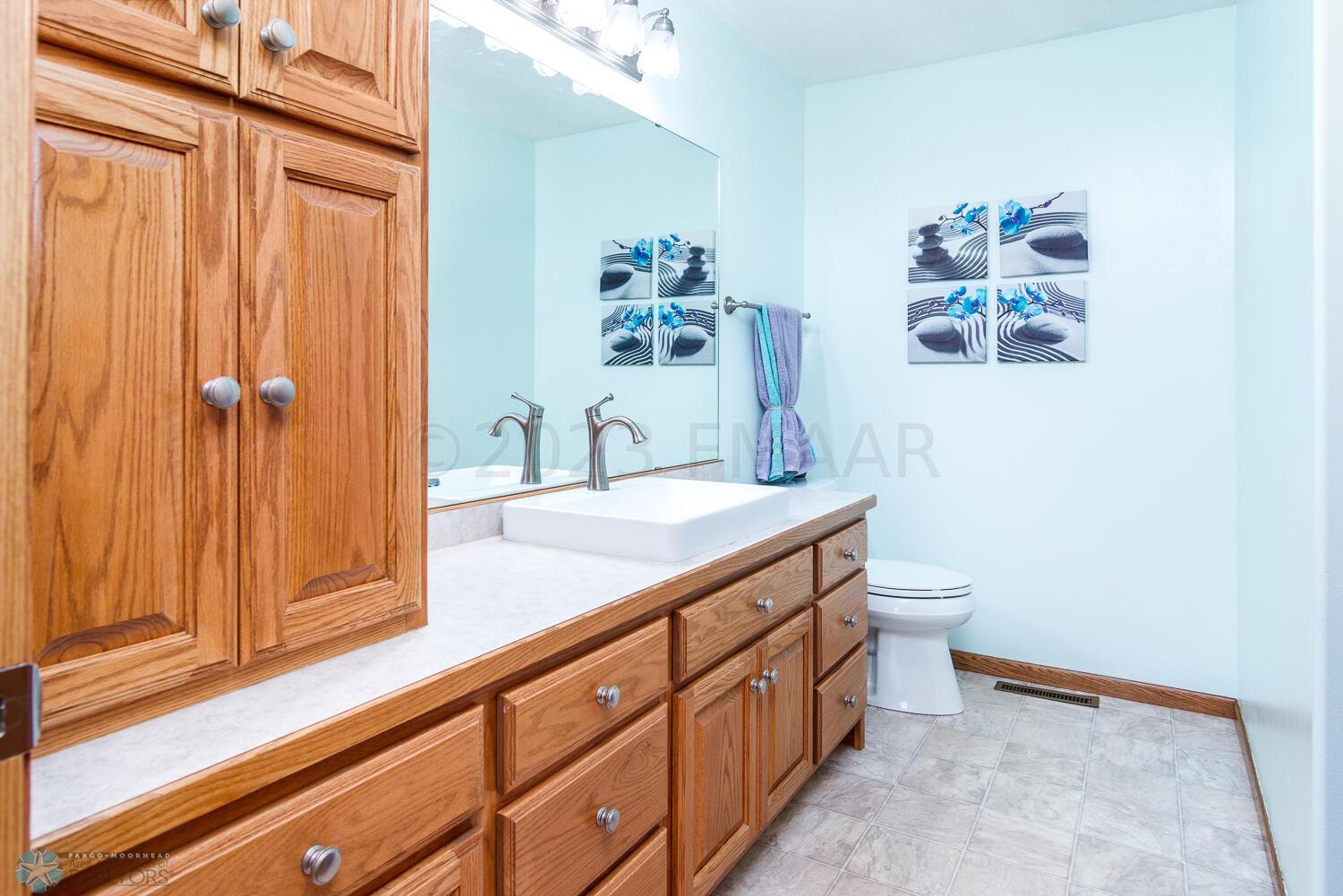 Main floor guest bath