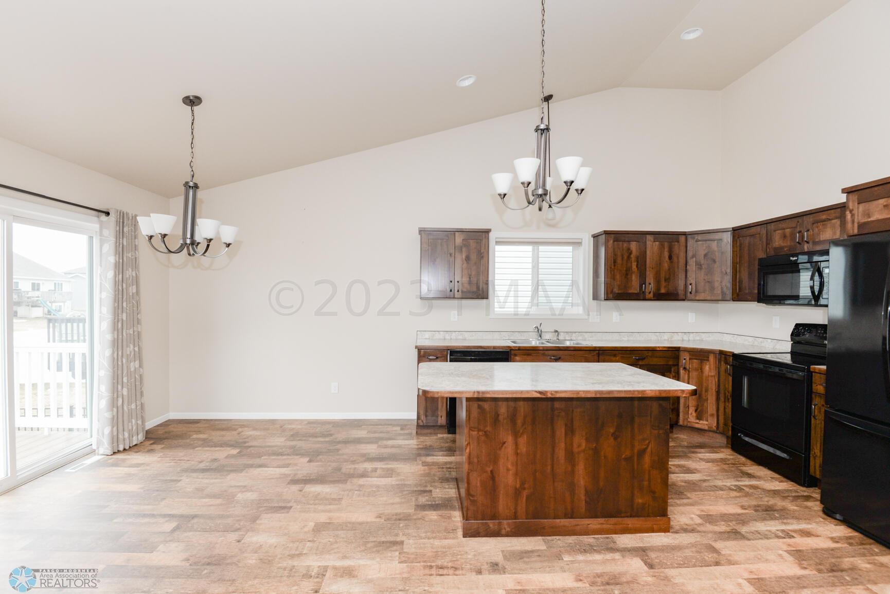 Kitchen/Dining
