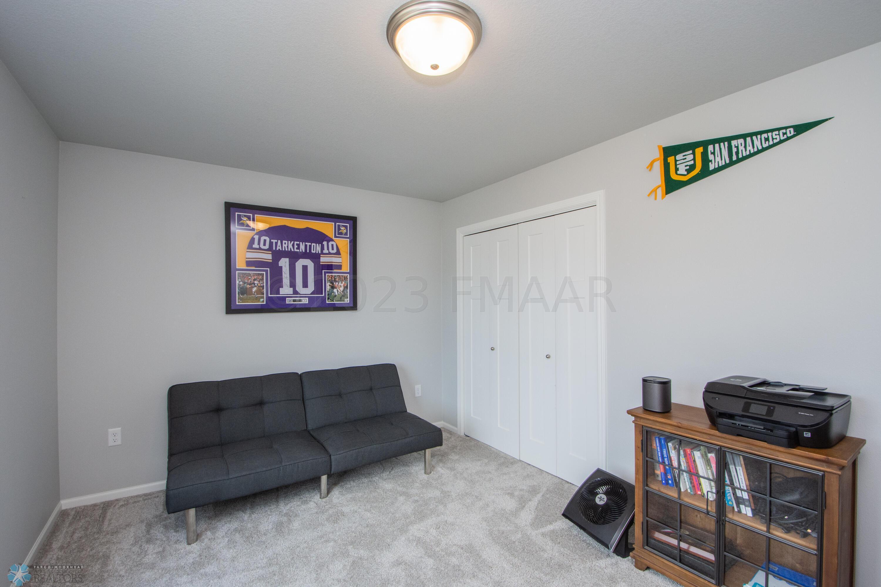 Bedroom/Office