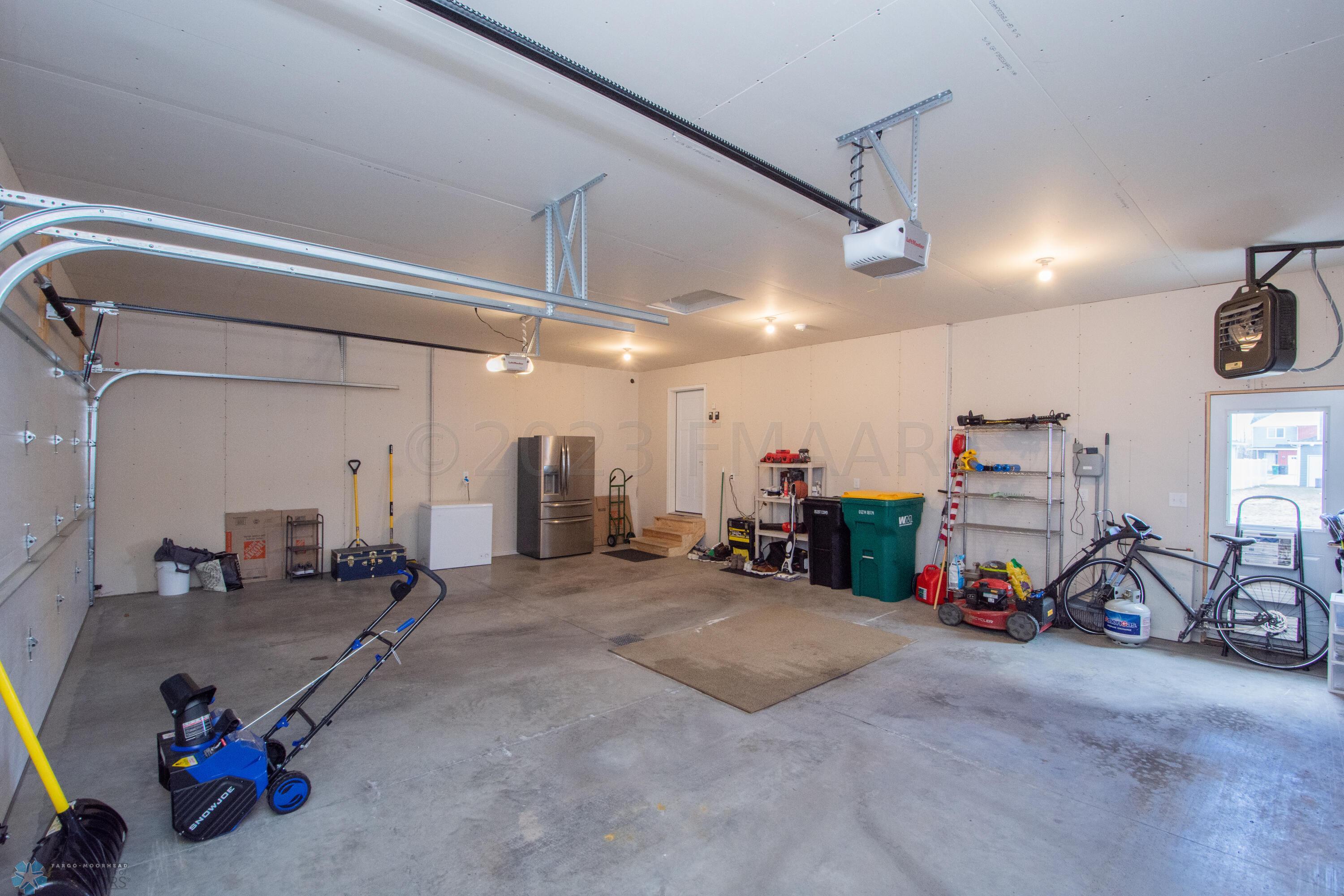 Heated 3-stall Garage