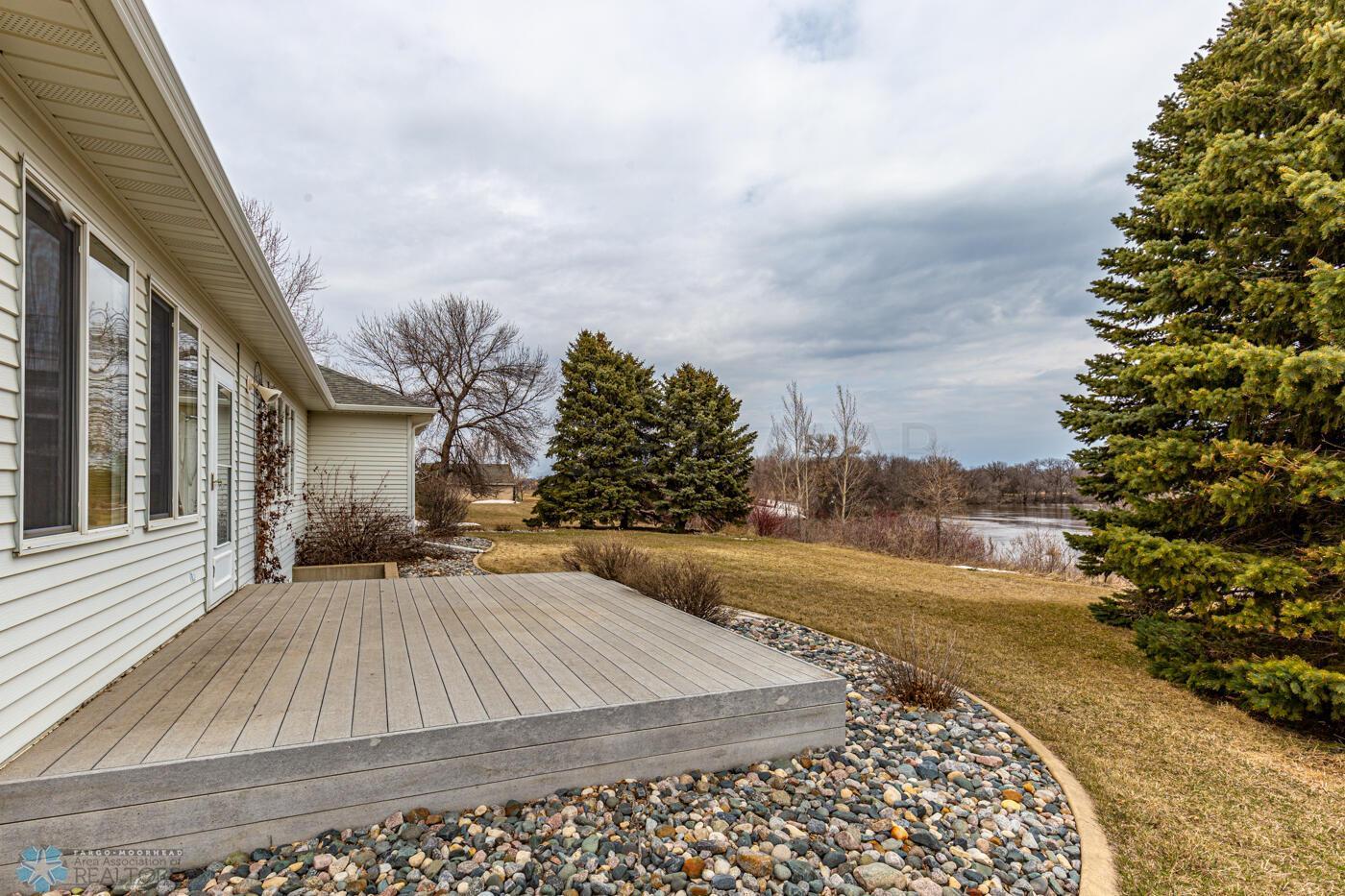 No maintenance Deck