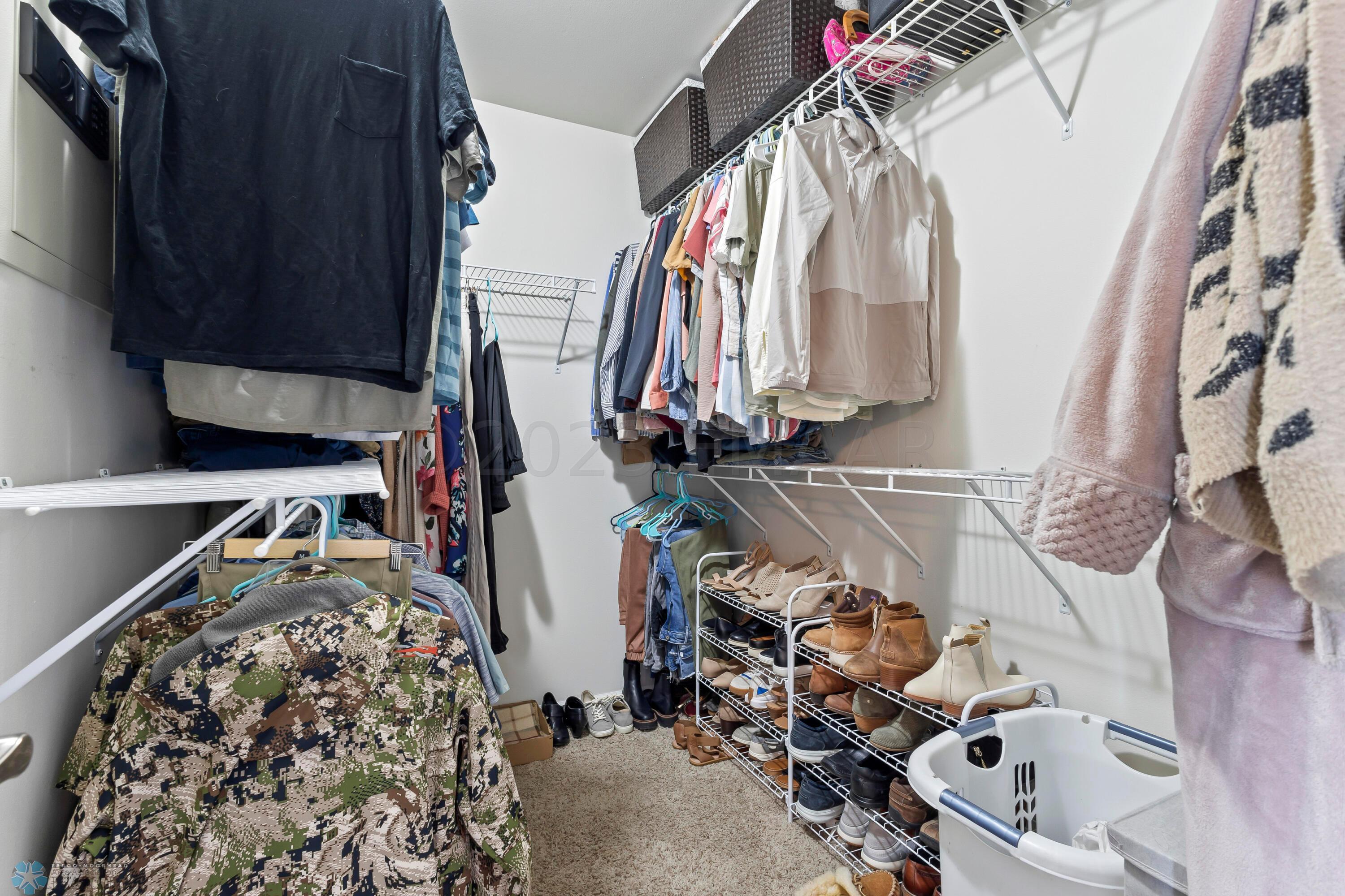 Hommati.com-5042_Loden_Ct_S_ND-04-27-202