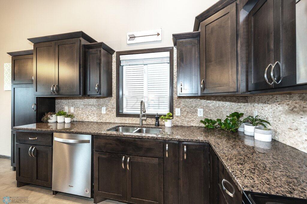 Lots of Countertop