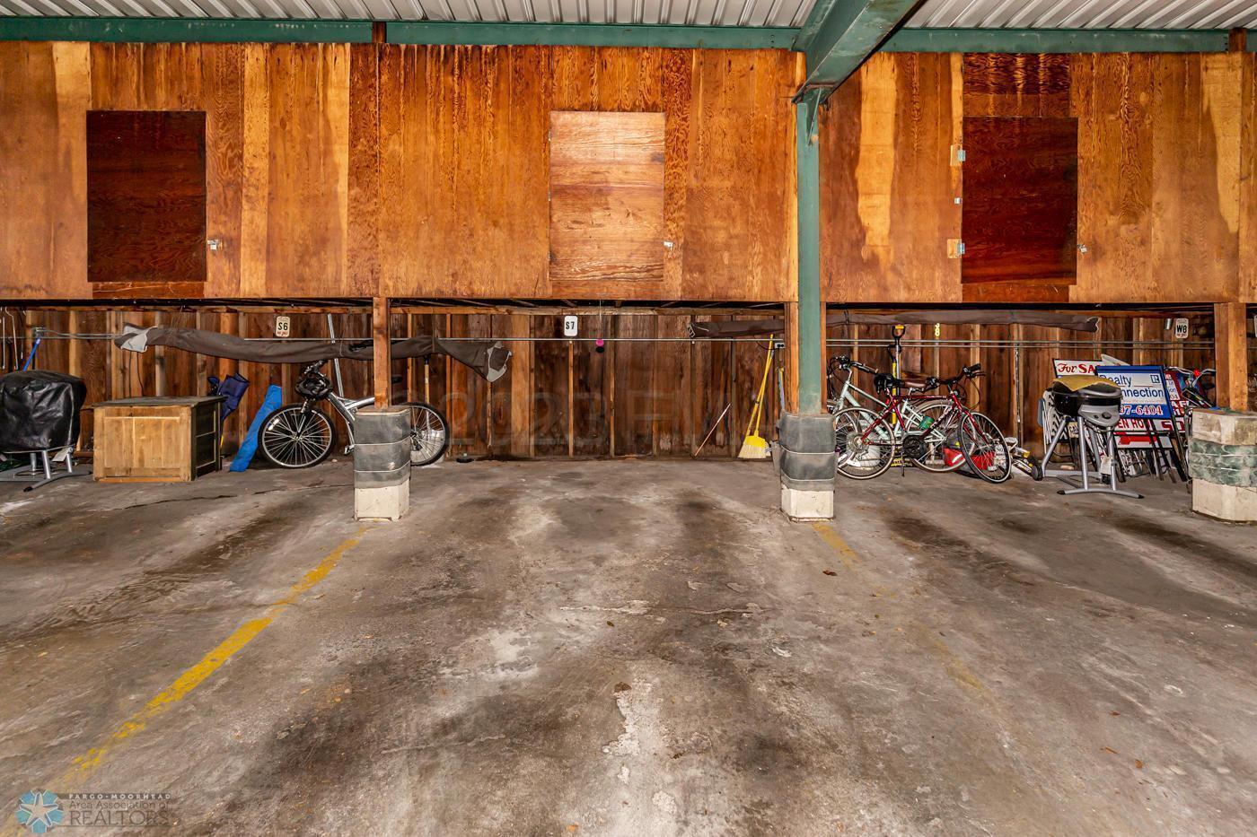 Garage spot w storage