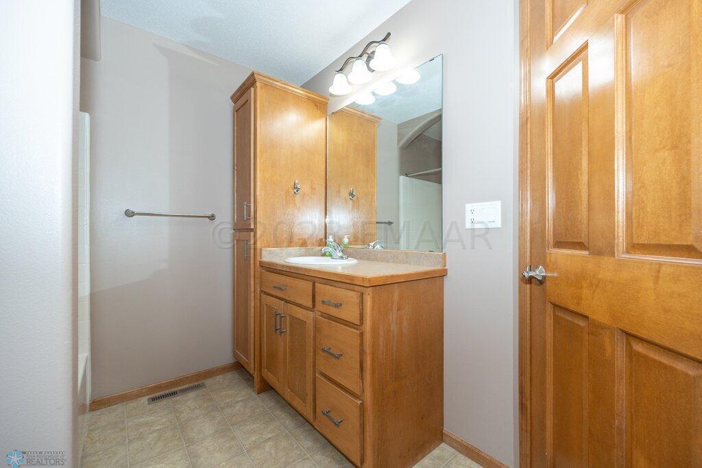 Hollywood Bathroom