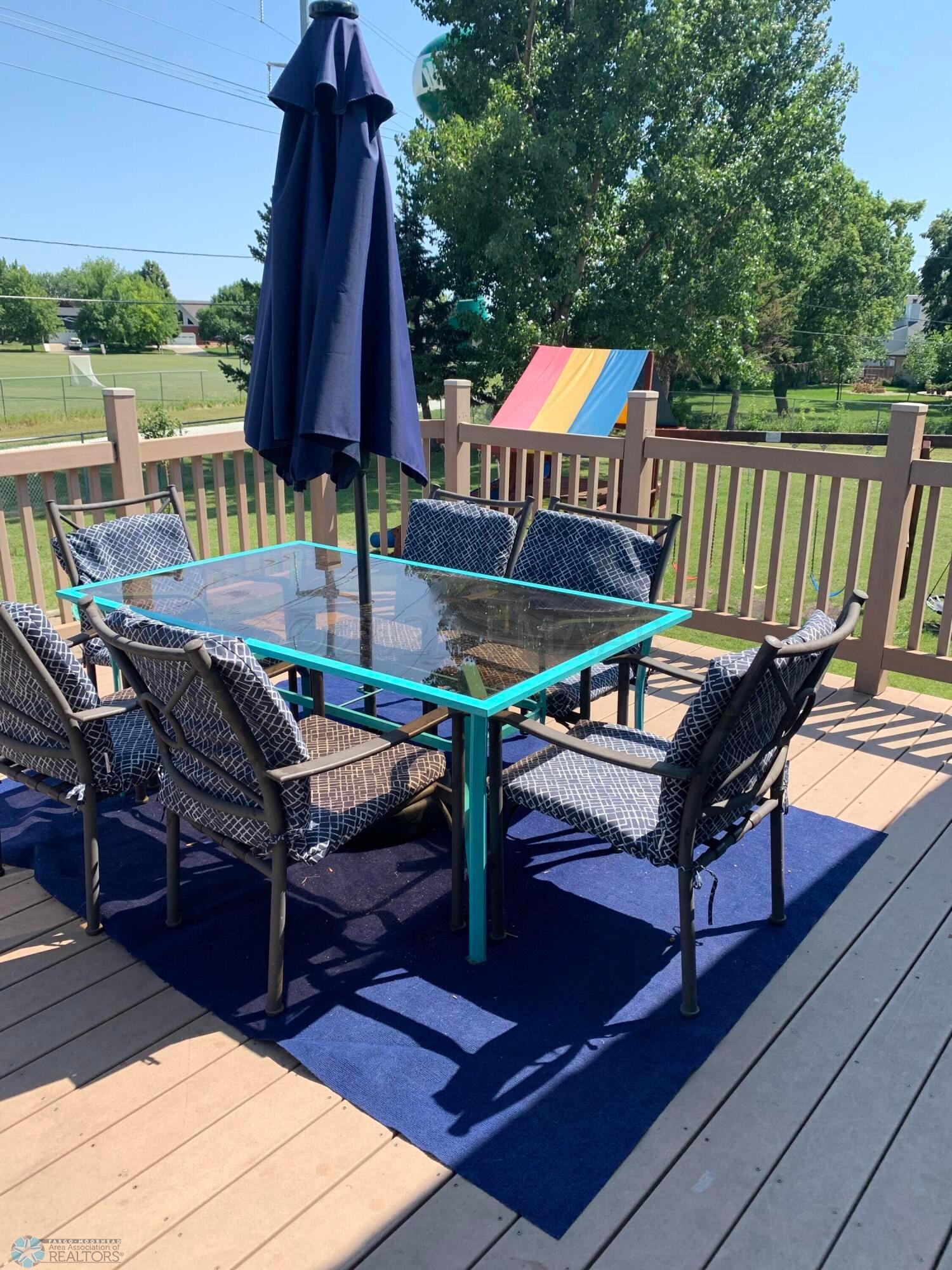 Deck (2022)