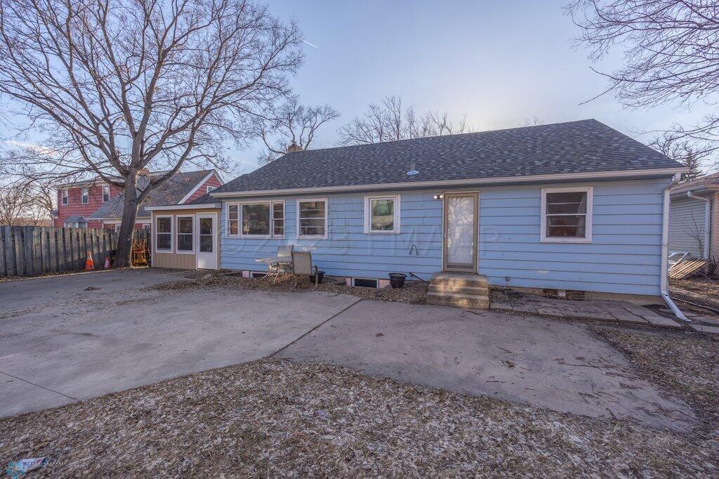 918 8th St S, Moorhead