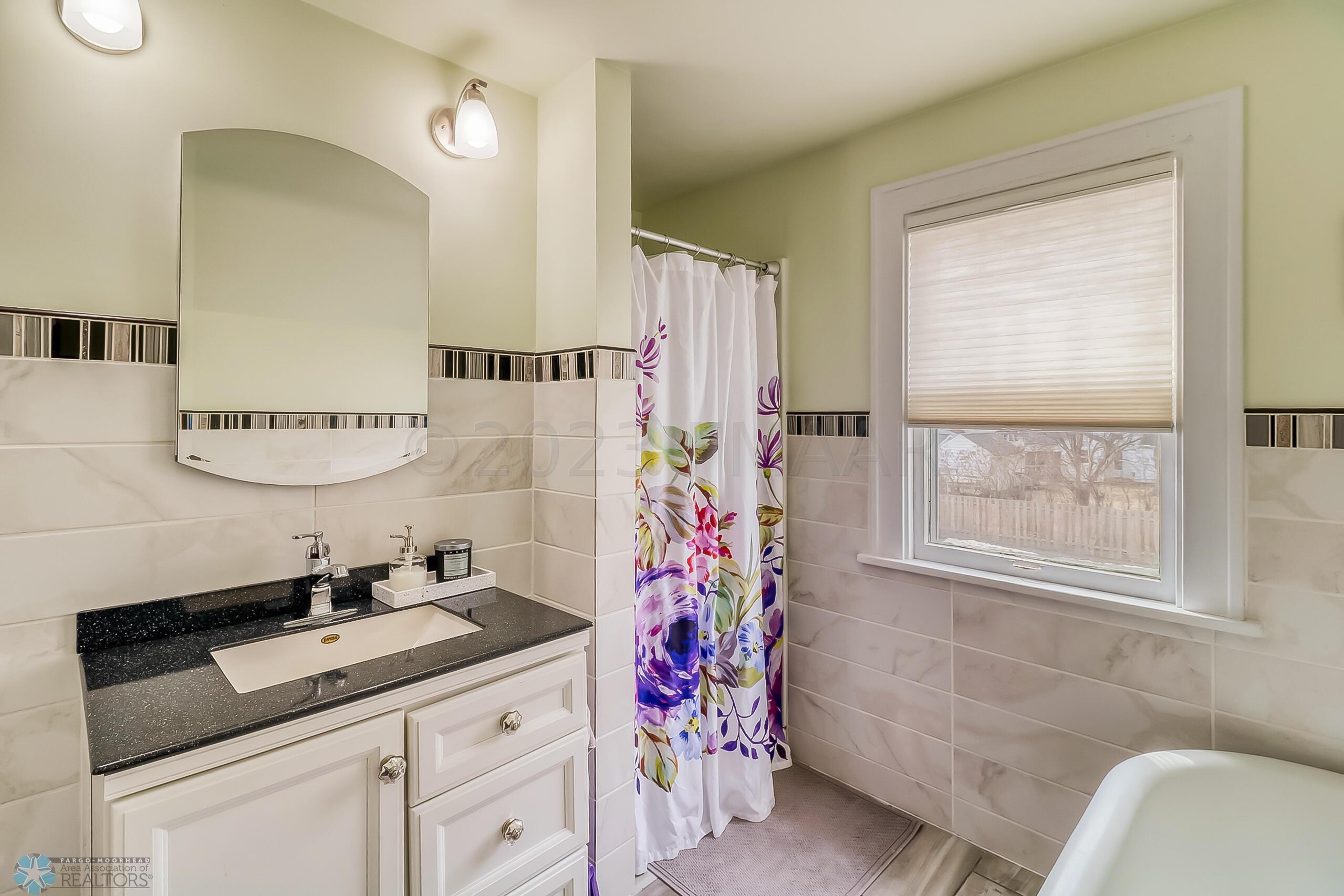 Bathroom1_1