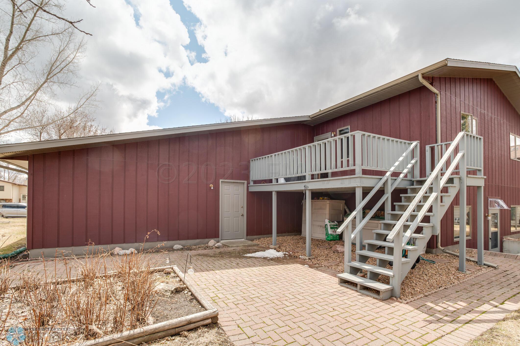 Deck & Patio