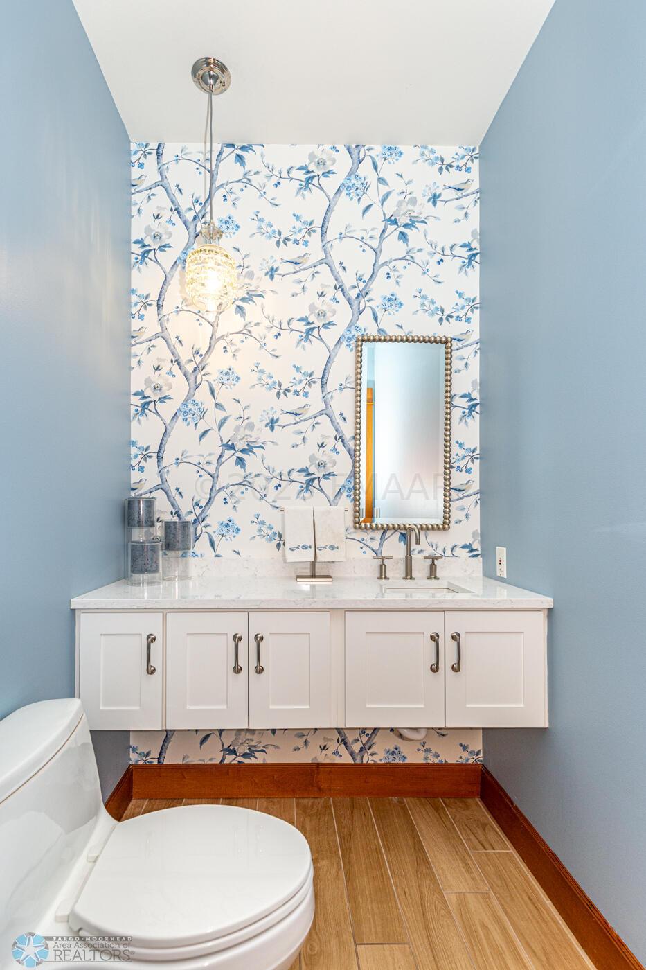 1/2 Bathroom