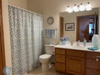 Full hall bathroom