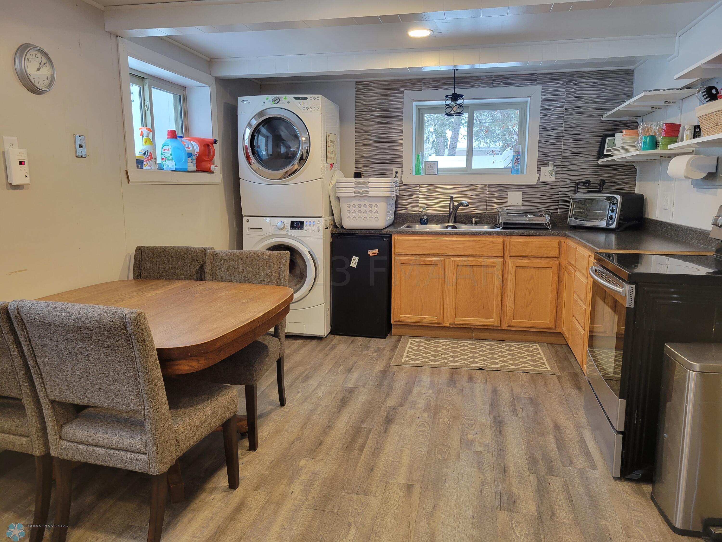 ;OWER KITCHENETTE
