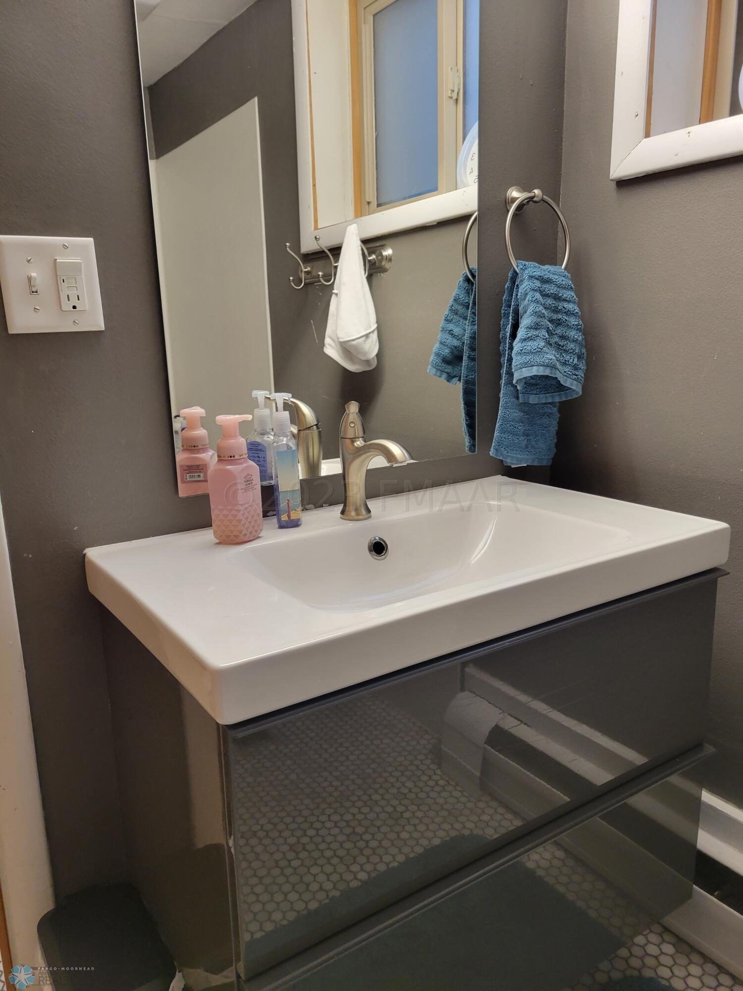 2ND BATHROOM