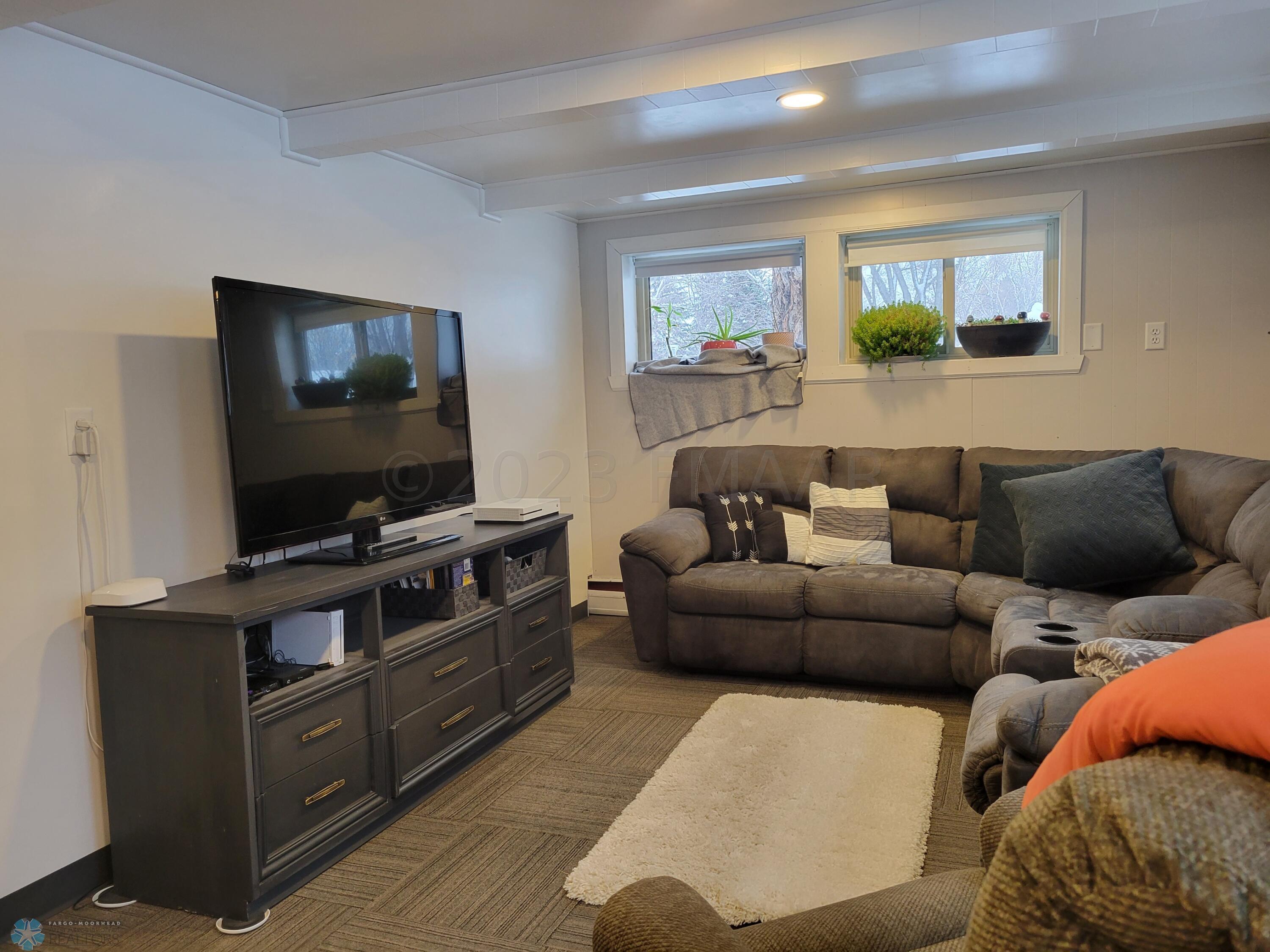 LOWER FAMILY ROOM