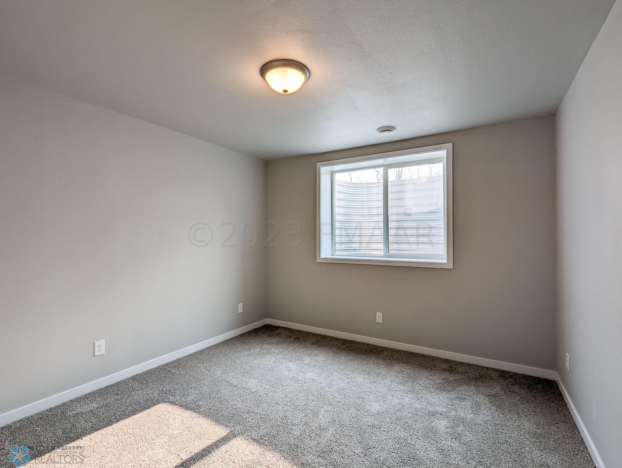 L2P009-141644181