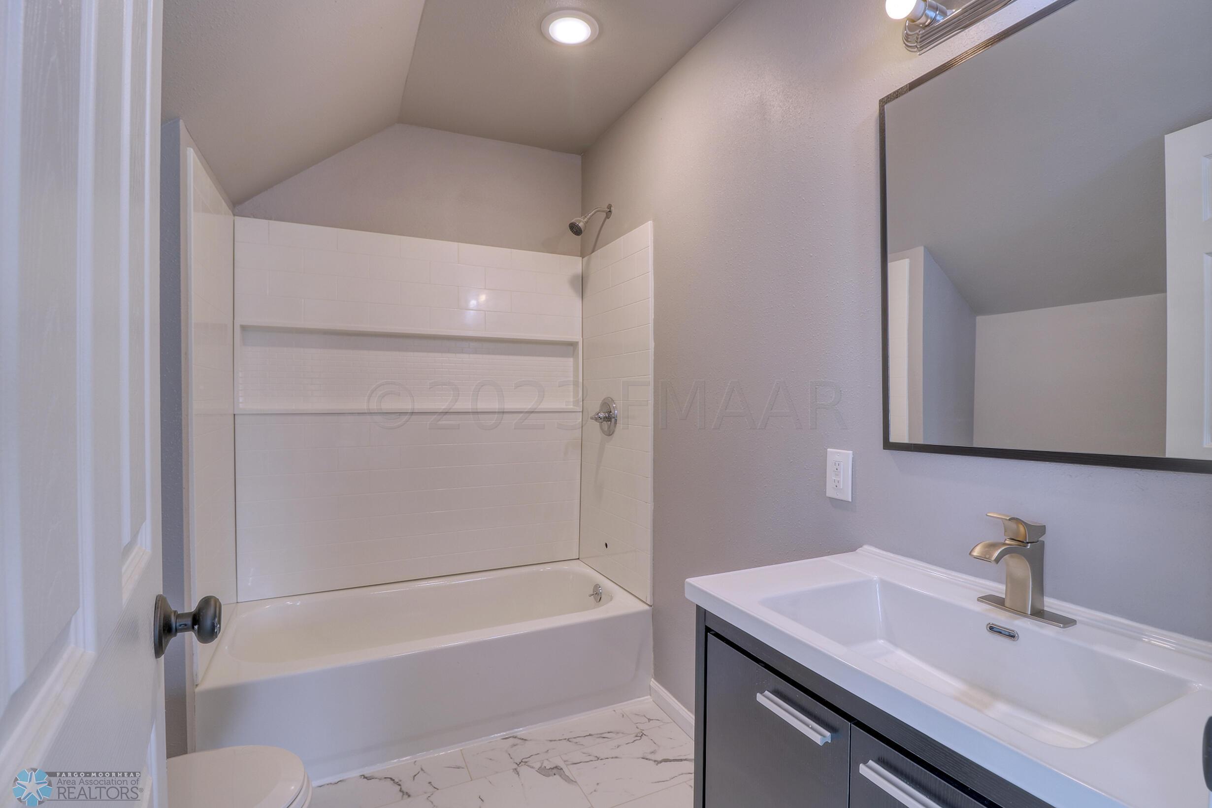 Upstairs Bathroom1_1