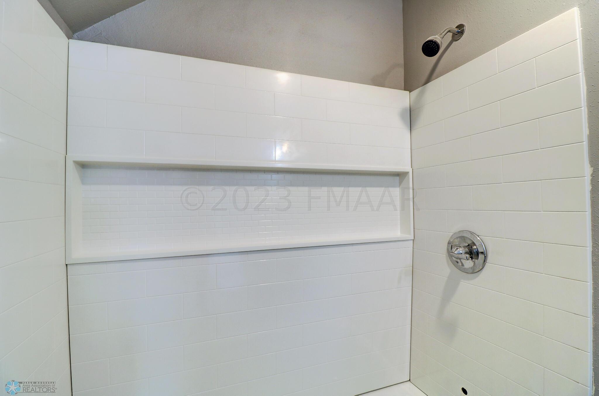 Upstairs Bathroom1_2