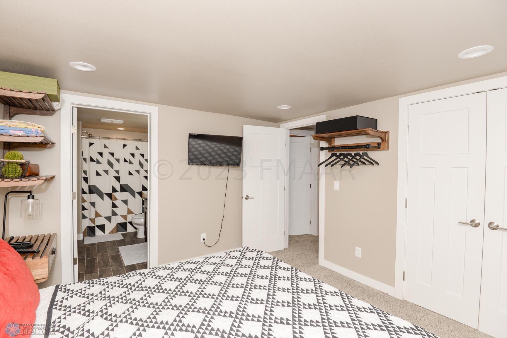Bedroom 4 Suite