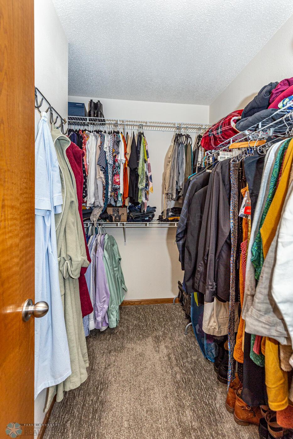 Walk-In-Closet