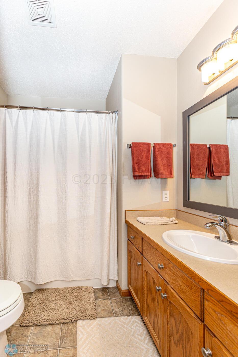 Bathroom-Upper Lvl