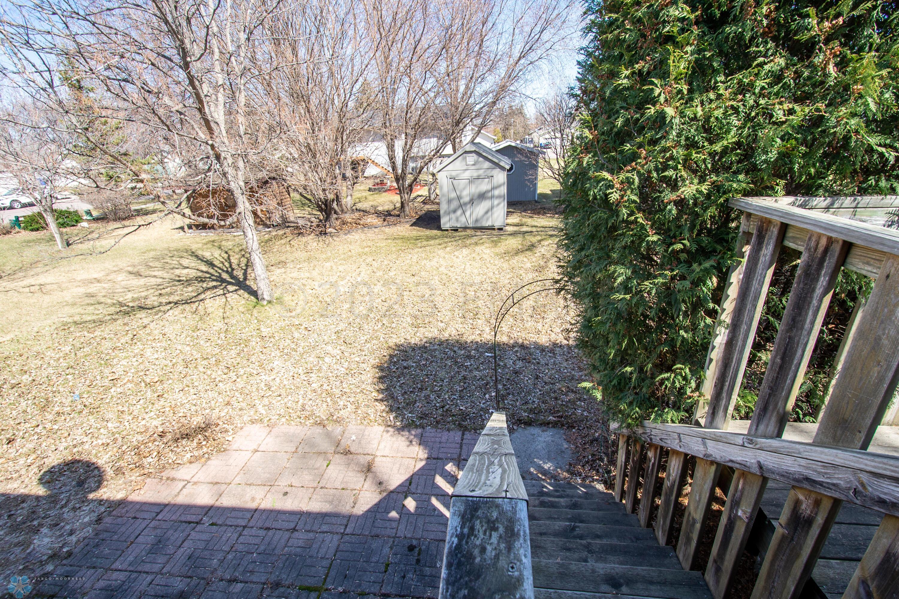 Deck/Backyard