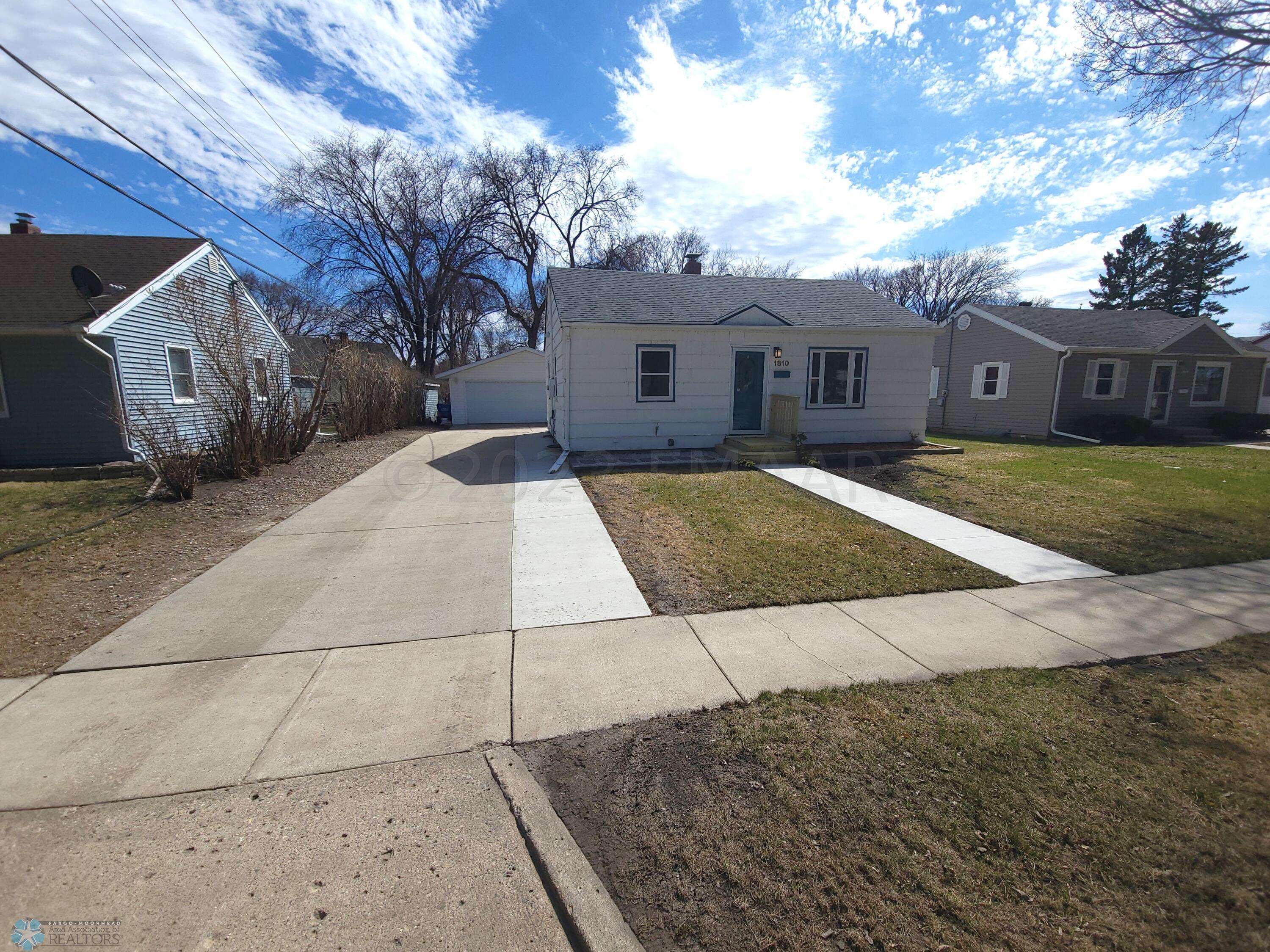 1810 11th Ave S Fargo, ND